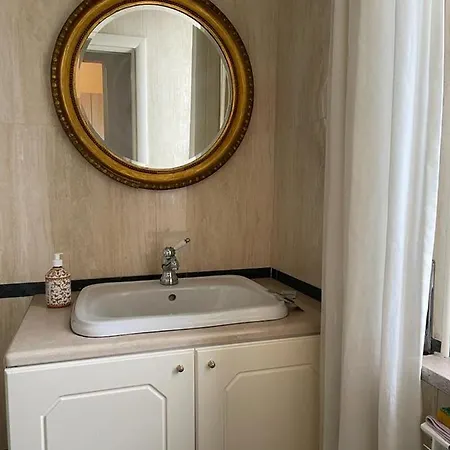 4 Corone Guest house